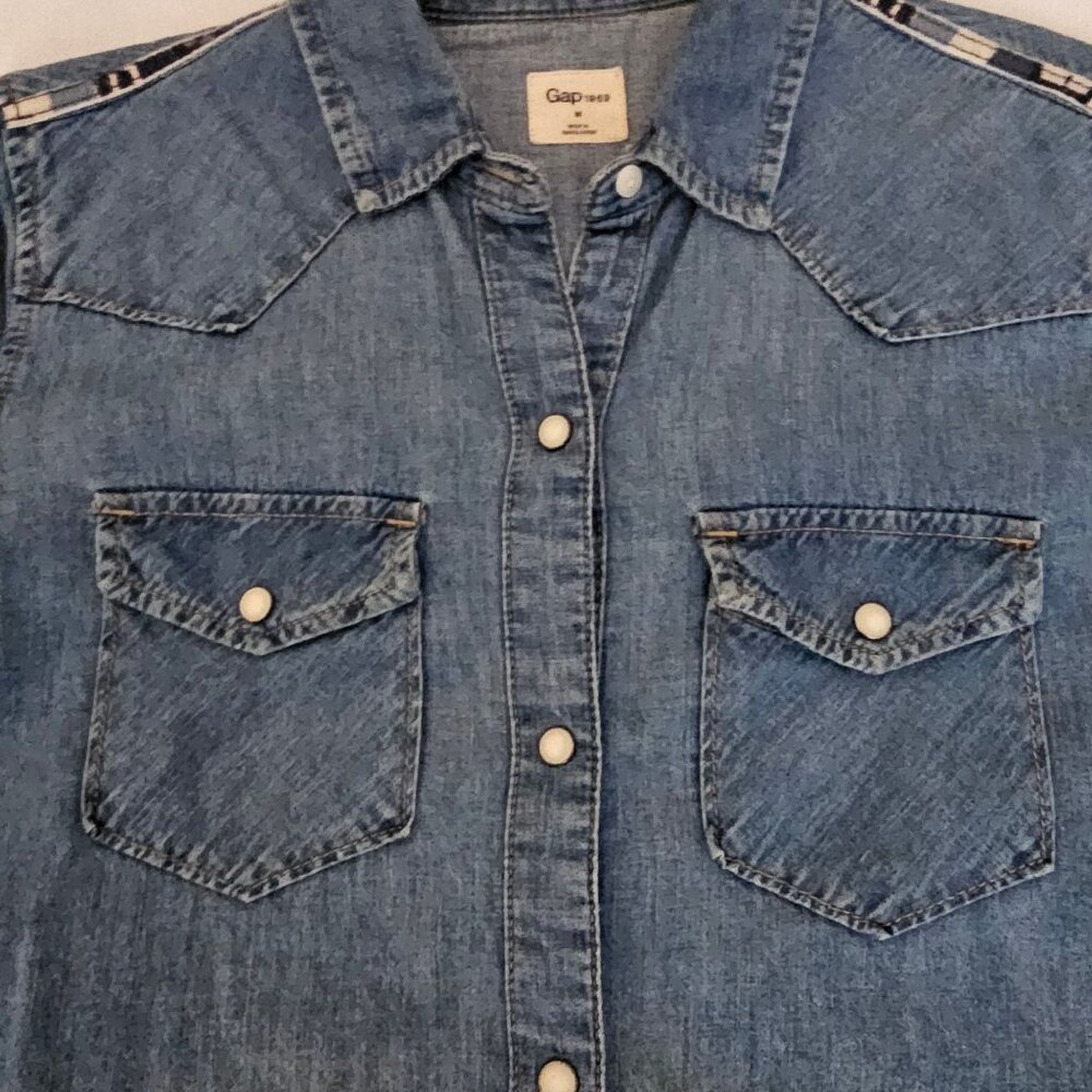 Gap 1969 Blue Horse Print Shoulder Side Pattern Trim Denim Western Shirt Size M - Picture 6 of 13